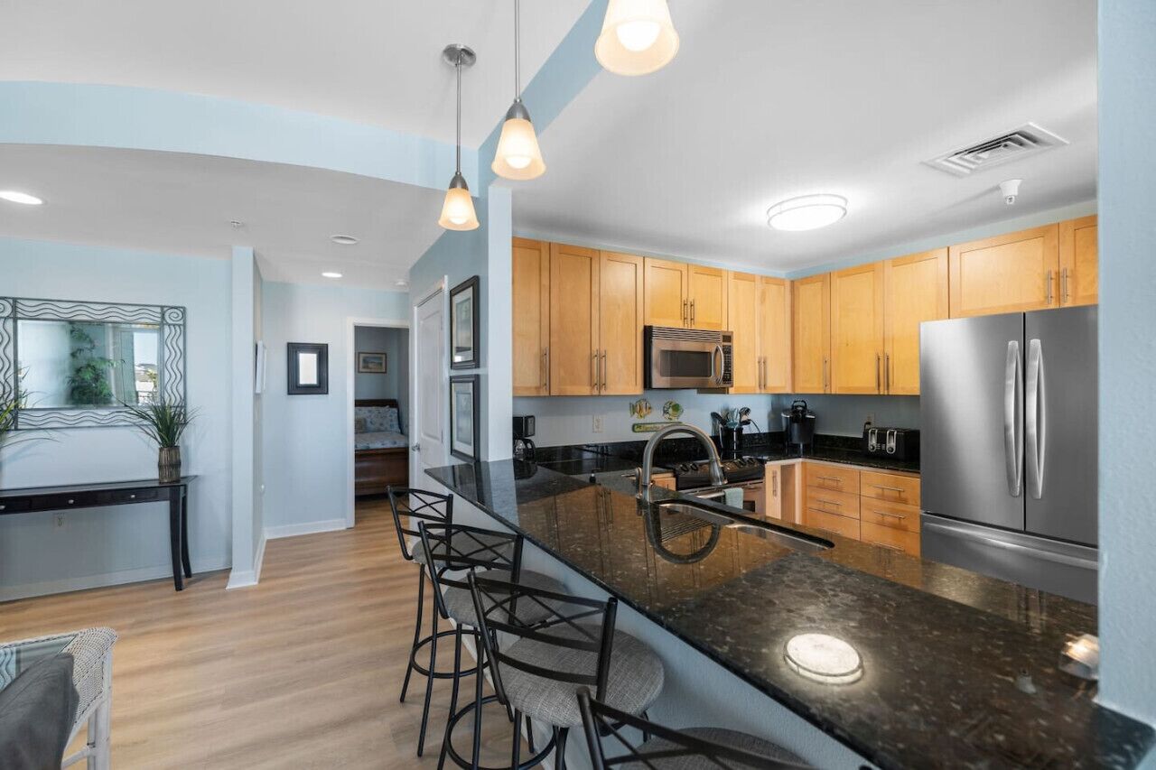 Mikrovågsugn, diskmaskin och grytor/köksredskap