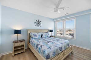 3 habitaciones, tabla de planchar con plancha y cuna de viaje 