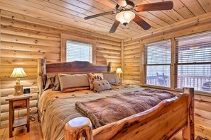 2 bedrooms, iron/ironing board, WiFi, bed sheets - Sleeping Bear Cabin-Coosawattee Resort-Fire Pit, Community Pools, 3 Smart TVs (Ellijay)