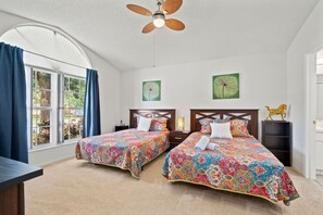 4 Schlafzimmer, Schreibtisch, Bügeleisen/Bügelbrett, kostenloses WLAN