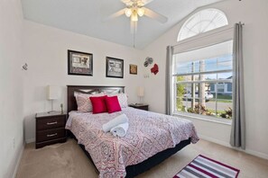 4 dormitoris, planxa i posts de planxar, wifi gratuïta i roba de llit 