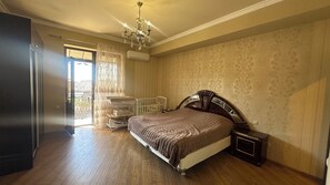 4 chambres, fer et planche à repasser, Wi-Fi, literie fournie