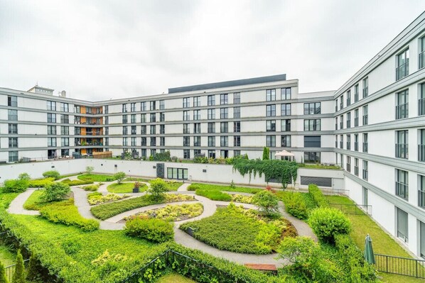 Exterior - Grzegórzki Apt - Balcony, A/C, Shops&Tram nearby - by Rentujemy (Kraków)