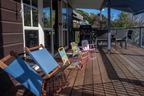 Outdoor dining - Chemin Wonder - Akaroa Holiday Home (Akaroa)