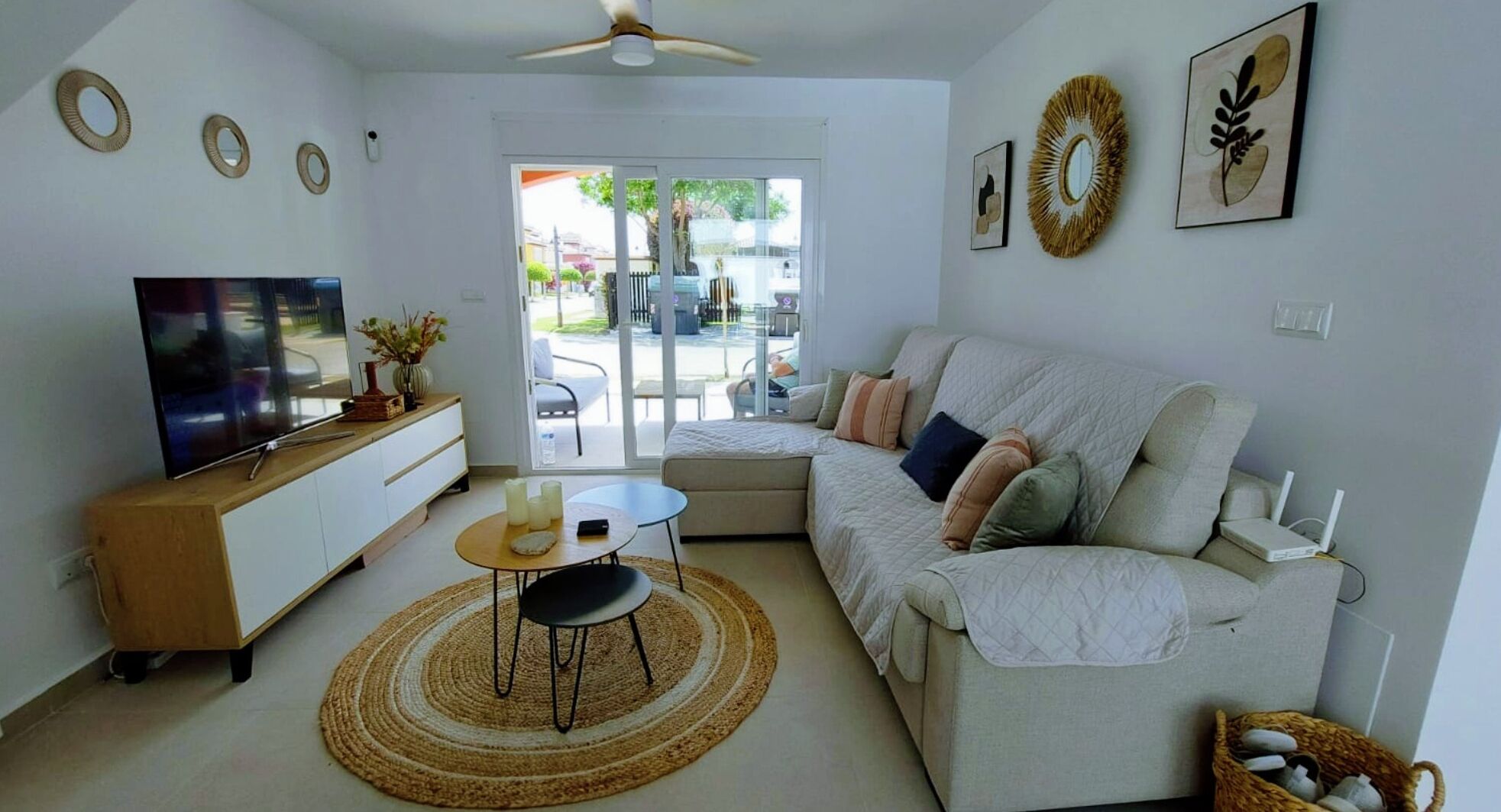 Smart-tv, tv-spel, dvd-spelare och ett musikbibliotek