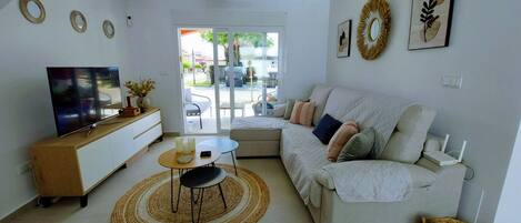 Smart-tv, tv-spel, dvd-spelare och ett musikbibliotek