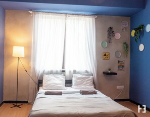 Comfort kamer, 1 tweepersoonsbed, uitzicht op de stad | Individueel gedecoreerd, individueel gemeubileerd, gratis wifi