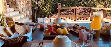 Desayuno completo incluido todos los días