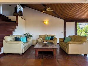 32-inch LED TV with satellite channels - Pousada Encanto de Buzios (Búzios)