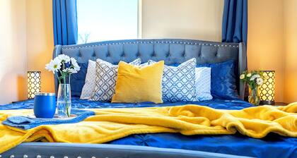 Private Guesthouse/King bed/2 TVs/Private backyard/Dogs welcome/Boat parking