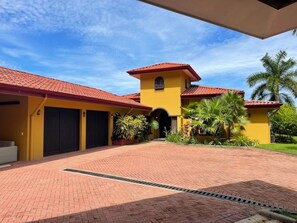 Exterior - 6Bdrm/7Bath Rainforest Oceanview Lux Estate Walking Distance to Downtown Uvita! (Uvita)