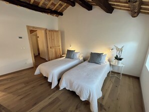3 bedrooms, iron/ironing board, WiFi, bed sheets - Follinetta 10 - Casa Vacanze Nelle Colline del Prosecco - Patrimonio Unesco (Follina)