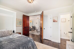 5 bedrooms, WiFi, bed sheets