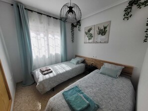 2 Schlafzimmer, Bügeleisen/Bügelbrett, kostenloses WLAN, Bettwäsche