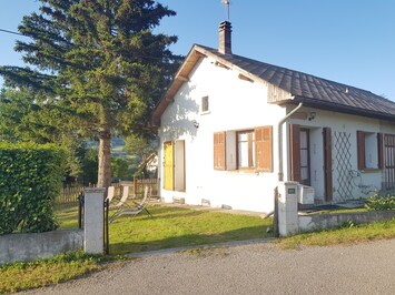Ravissante maisonnette pour 4 à 5 personnes, à Chabottes dans le Champsaur.