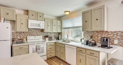 5 Mi to Downtown Harrisburg - Family Home!