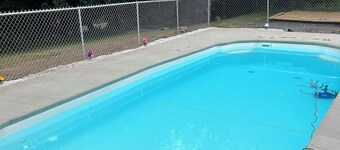 Delightful Apartment in the Mountains East Durham with AC, Dogs Friendly 2 max