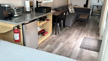 1 bedroom, desk, free WiFi, bed sheets