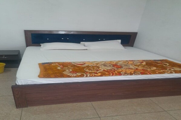 3 多间卧室、WiFi、床单