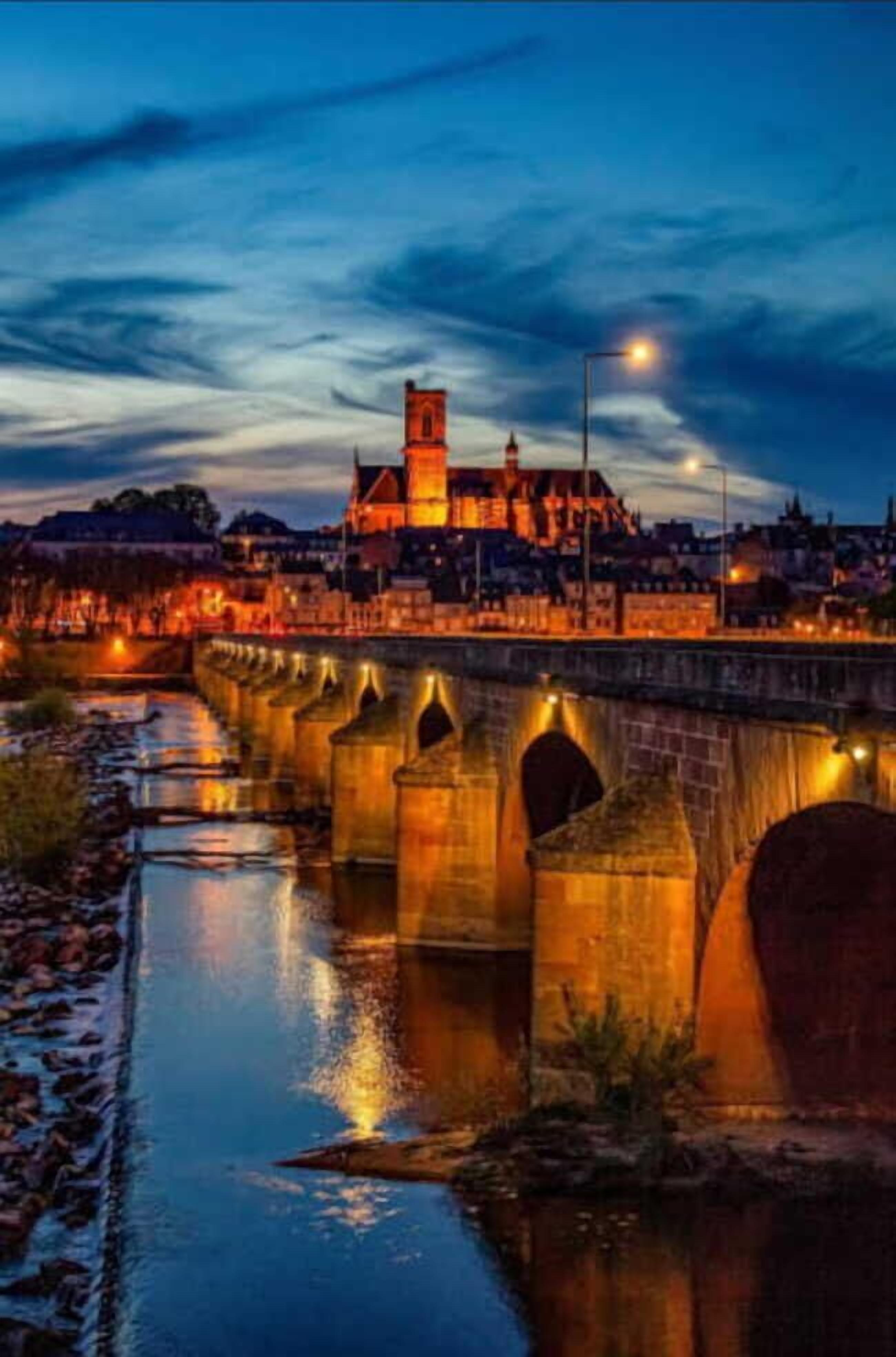 إطلالة على المدينة من المنشأة