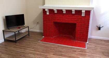 Spacious 1,300 sf 3-bedroom apartment, minutes to Newark Airport EWR