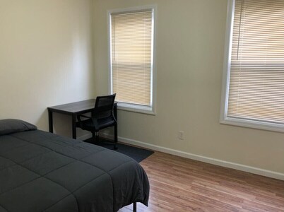 Private 3 bed, 1 bath apartment near EWR/NYC