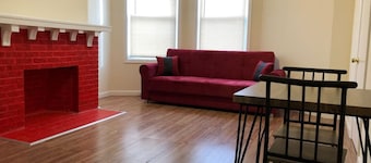 Spacious 1,300 sf 3-bedroom apartment, minutes to Newark Airport EWR