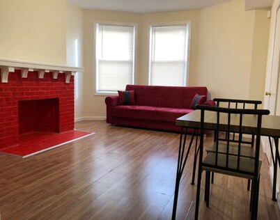 Spacious 1,300 sf 3-bedroom apartment, minutes to Newark Airport EWR