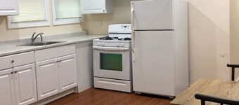 Spacious and private apartment with 3 bedrooms and 1 bathroom near Newark International Airport EWR and New York City