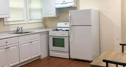 Spacious and private apartment with 3 bedrooms and 1 bathroom near Newark International Airport EWR and New York City