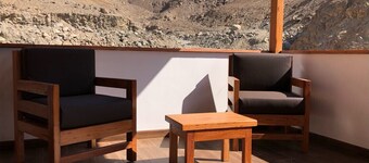 Private 1 bedroom and 1 bathroom apartment with private entrance and private terrace and free Wi-Fi