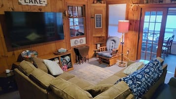 Smart TV, fireplace, books