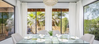 Luxurious 2 Bedroom Townhome with a Heated Pool, Hot Tub, an Unbeatable Location