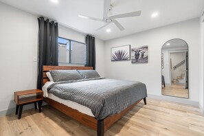 3 bedrooms, desk, travel cot, free WiFi