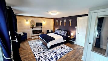 2 bedrooms, desk, free WiFi, bed sheets