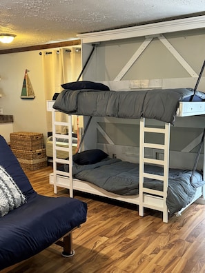 1 bedroom, WiFi, bed sheets