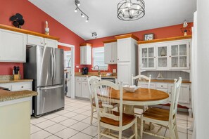 Fridge, microwave, oven, stovetop - Sand Castle Dream! 10 Min to Publix Sports Complex (Panama City)