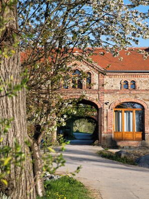 Exterior - HexenburgbeiDresden Stylishes Designerappartement mit Schlafsofa, Terrasse - Nähe Sächsische Schweiz (Grossharthau)