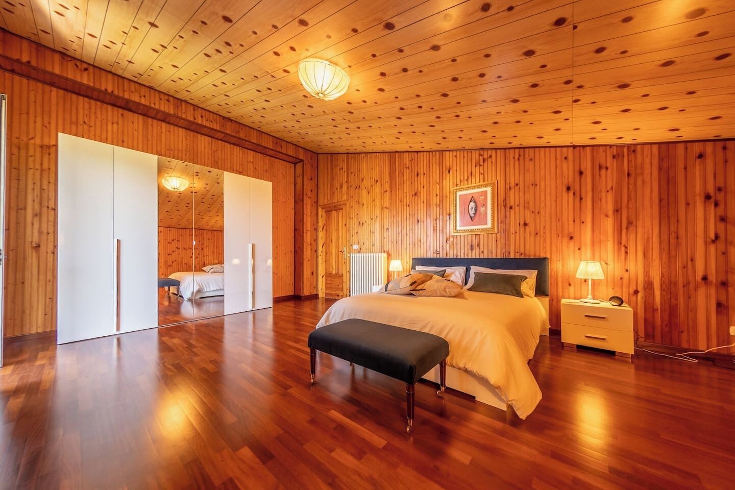 1 dormitorio, tabla de planchar con plancha, wifi y ropa de cama