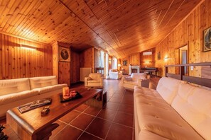 TV - Villangelo - Suite Serafina (Aiello del Sabato)