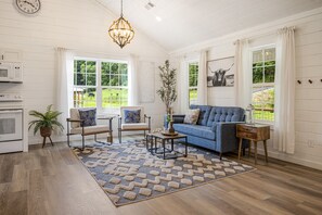 Een smart-tv en een open haard