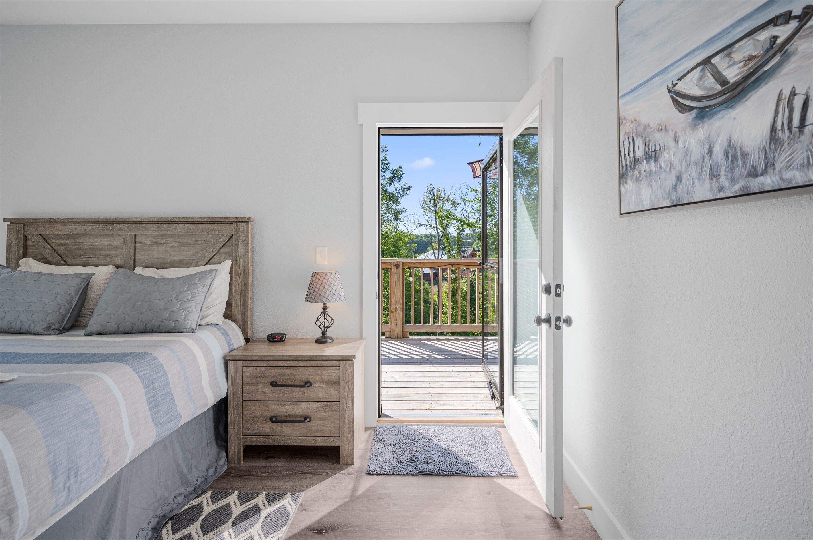 4 bedrooms, desk, iron/ironing board, free WiFi