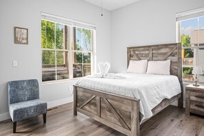4 bedrooms, desk, iron/ironing board, free WiFi