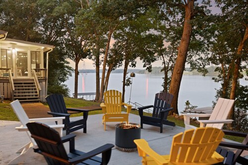 Lake Home Cutie North Nashville