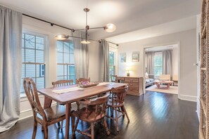 Dining - The Wilson House - Central Waco (Waco)