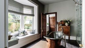 Een douche, een haardroger, handdoeken