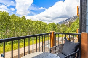 Property grounds - 1 Bed/1 Bath Sparrowhawk (West Facing)-Sleeps 4 (Dead Man's Flats)