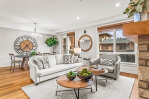 TV, fireplace - 2 Bed/2.5Bath Spring Creek Retreat - Sleeps 8 (Canmore)