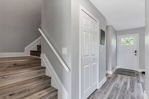 Interior - Updated Groveland 2BR/2.5 Bath Townhome- Unit 6645  (Davisburg)