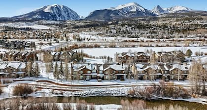 Riverside Retreat w/ Private Hot Tub & Mountain Views